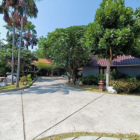 Inrawadee Resort Jomtien Beach Exterior photo