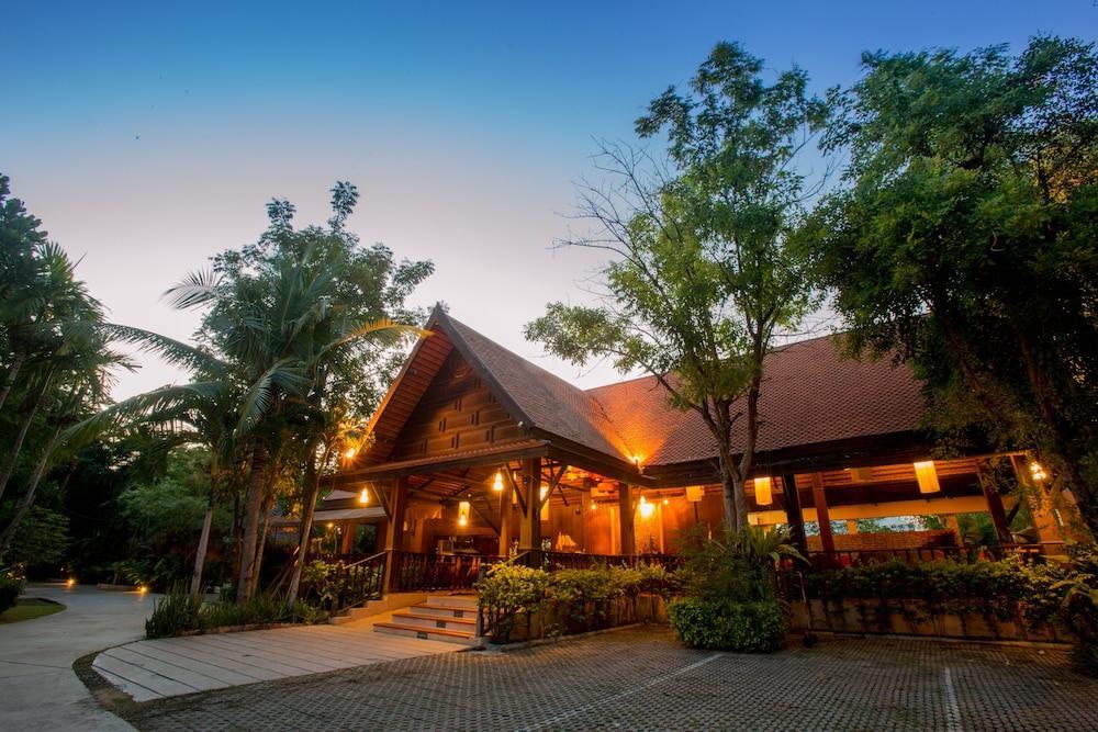 Inrawadee Resort Jomtien Beach Exterior photo