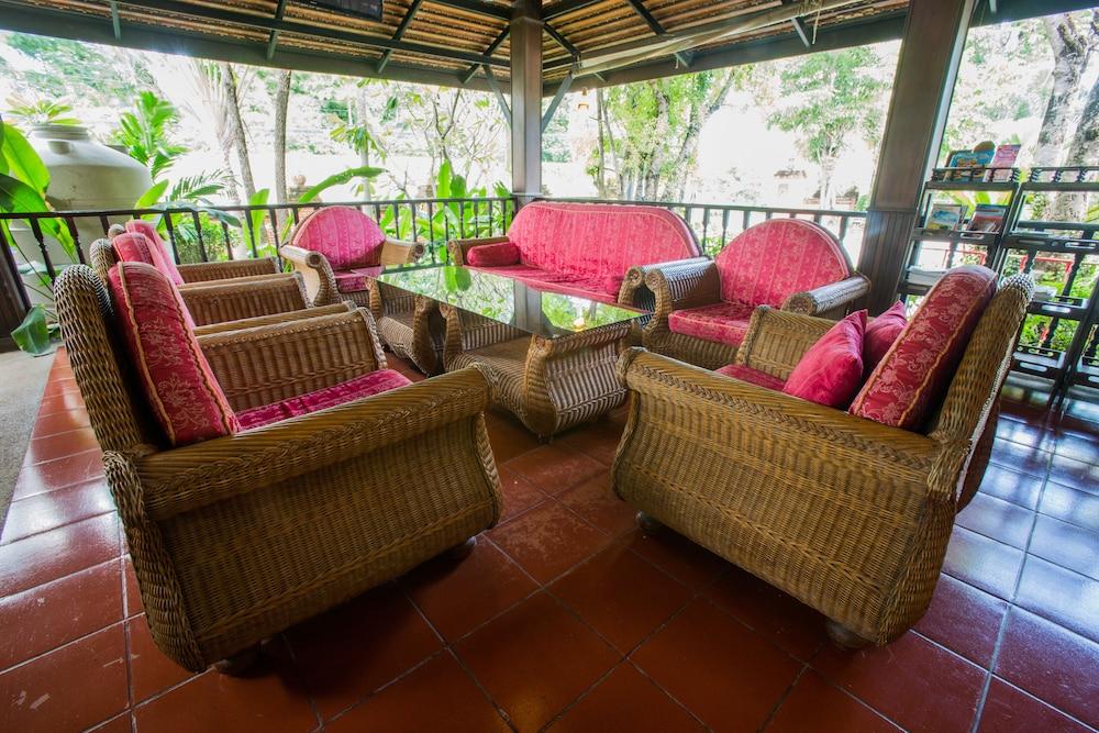 Inrawadee Resort Jomtien Beach Exterior photo