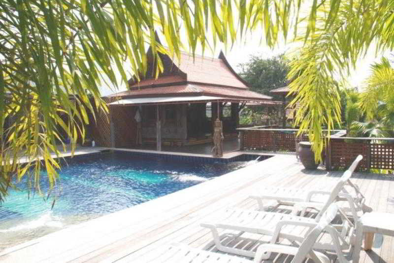Inrawadee Resort Jomtien Beach Exterior photo