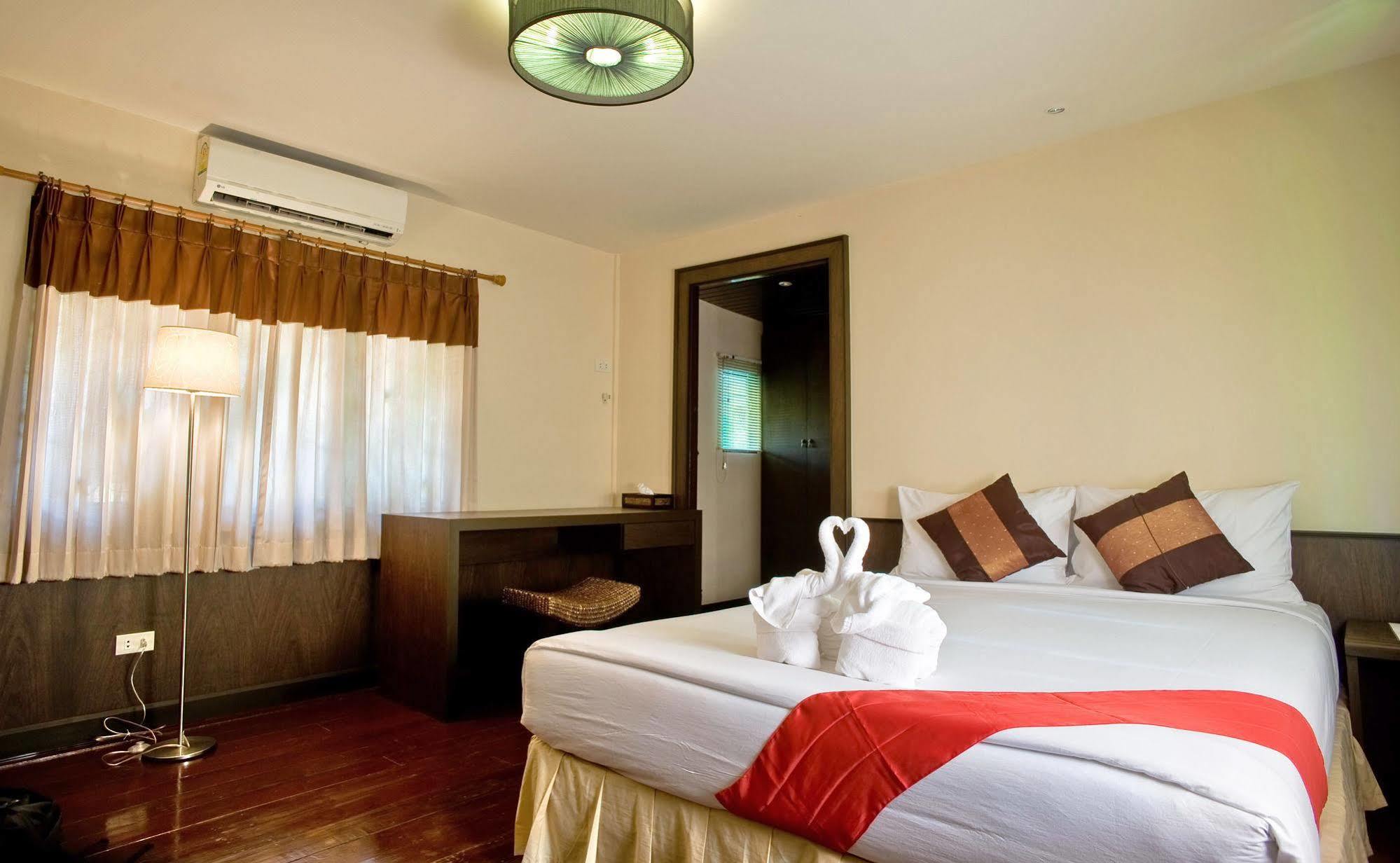 Inrawadee Resort Jomtien Beach Exterior photo