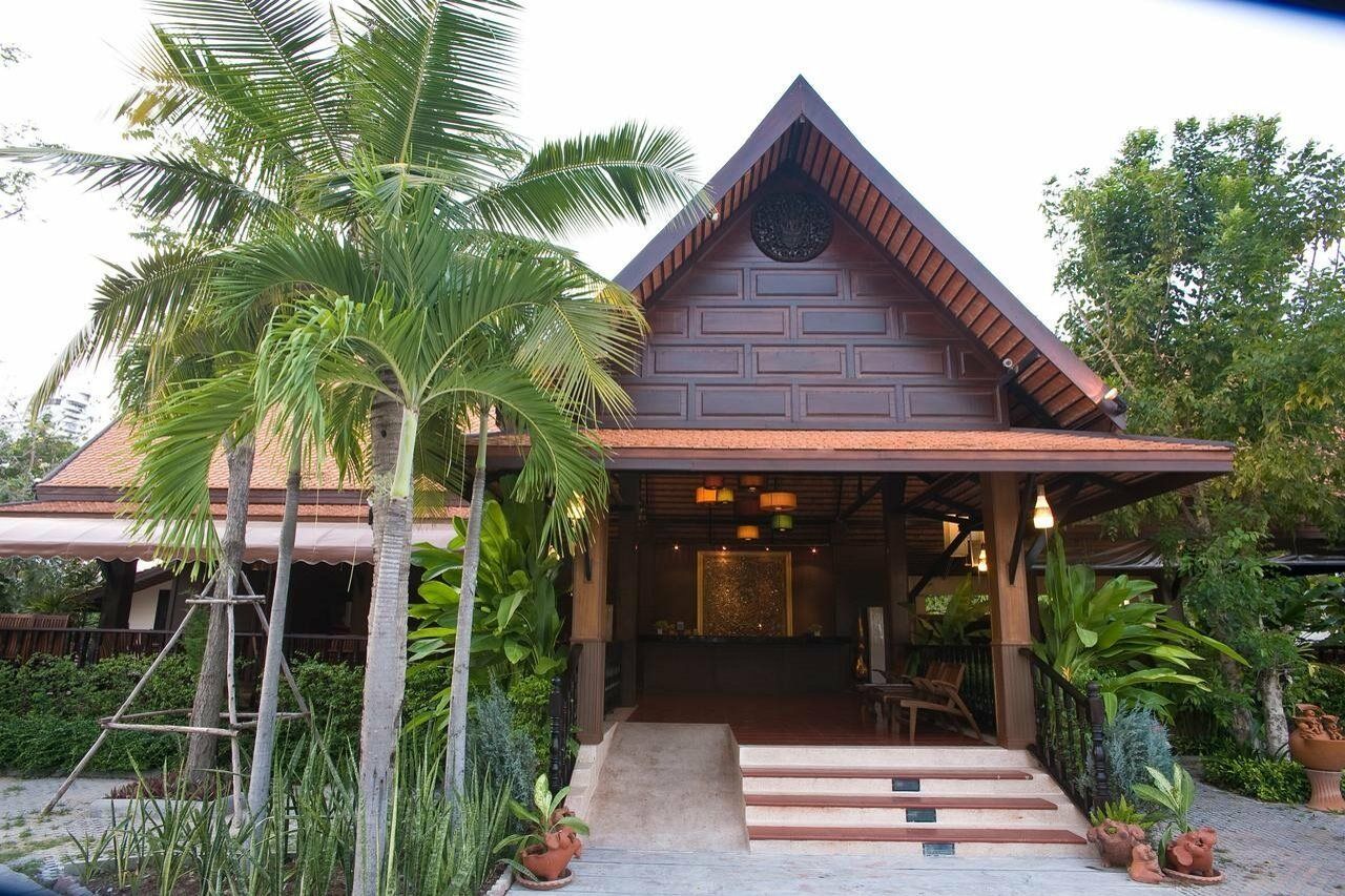 Inrawadee Resort Jomtien Beach Exterior photo
