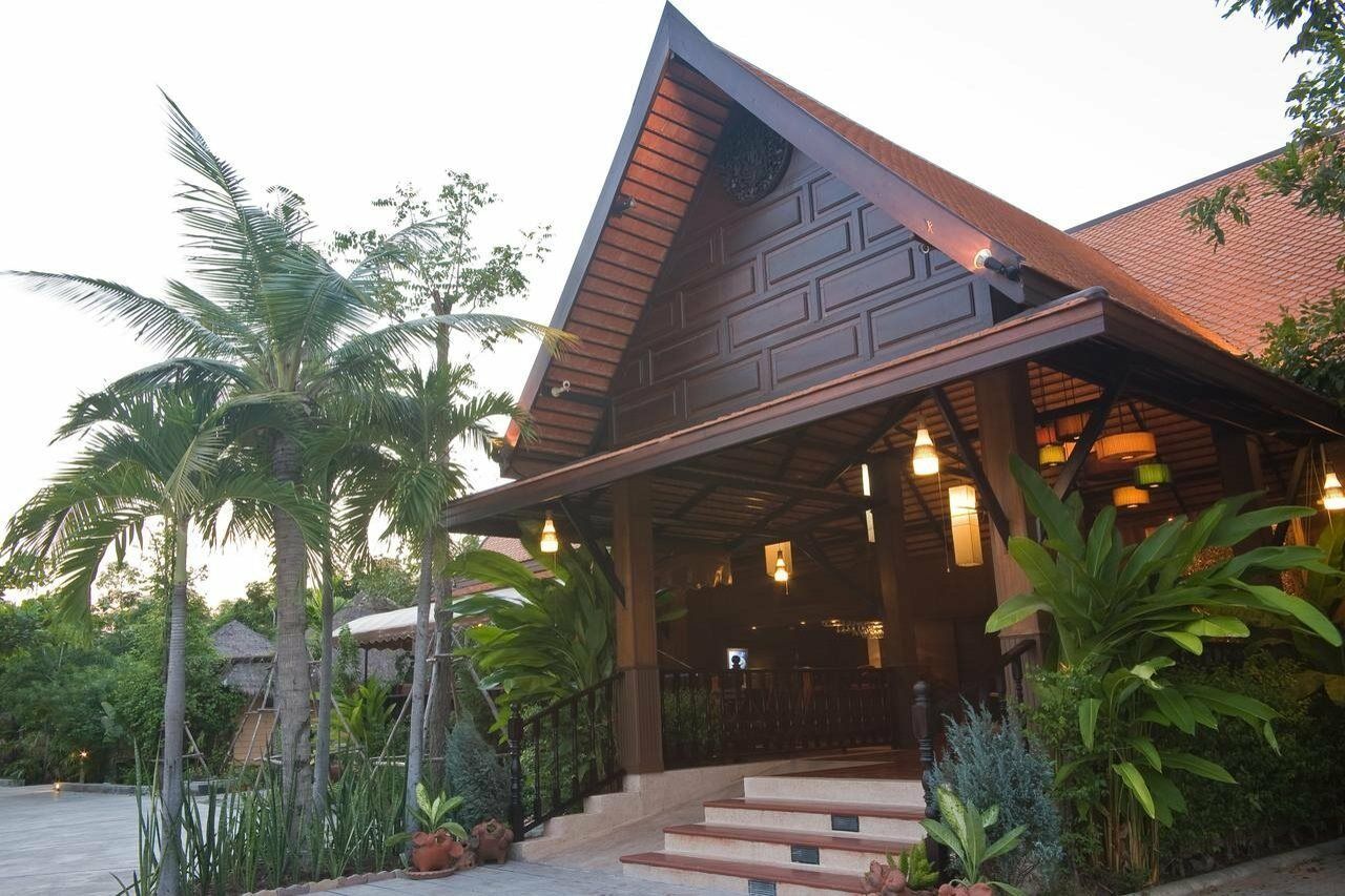 Inrawadee Resort Jomtien Beach Exterior photo