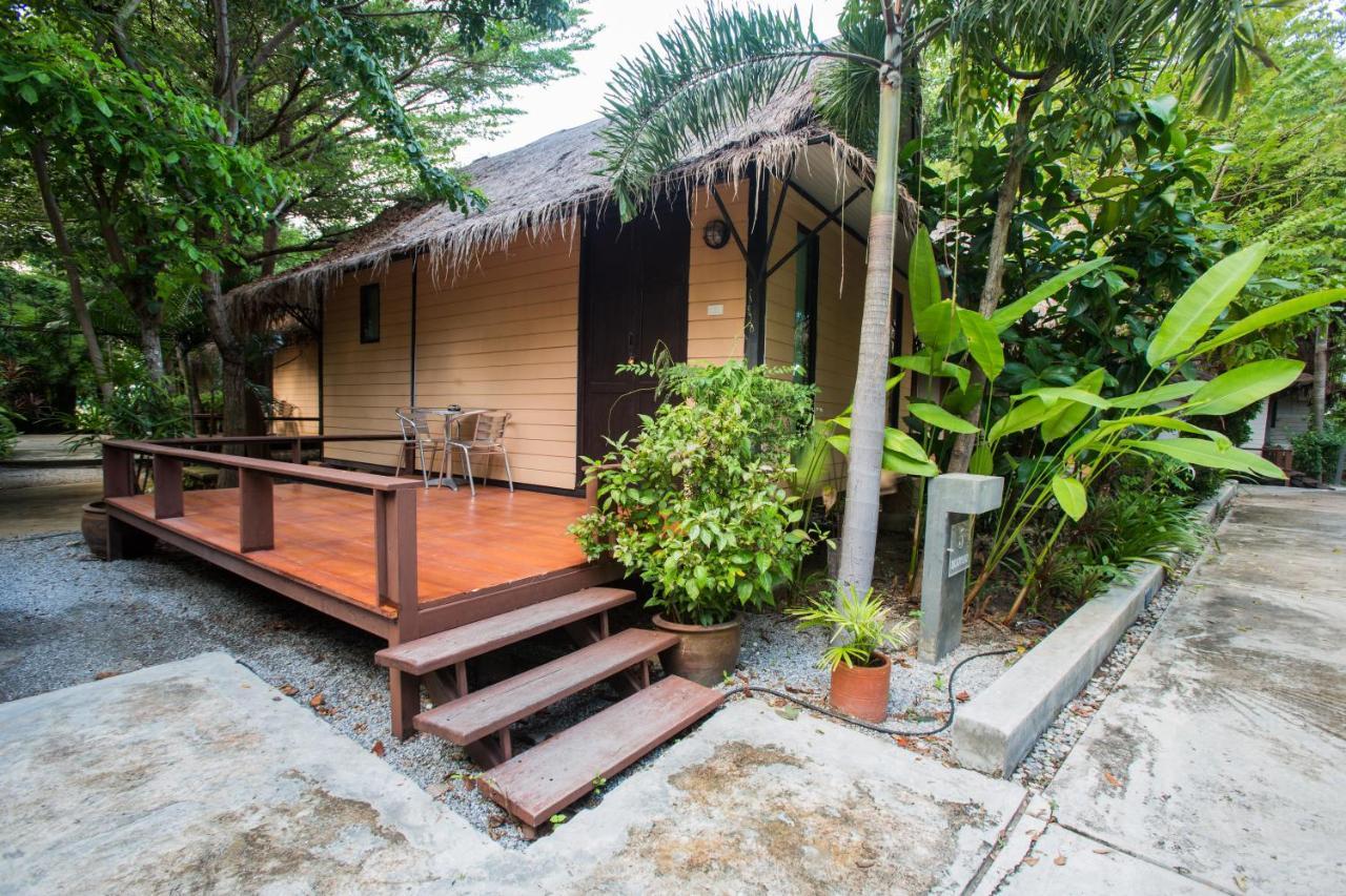 Inrawadee Resort Jomtien Beach Exterior photo